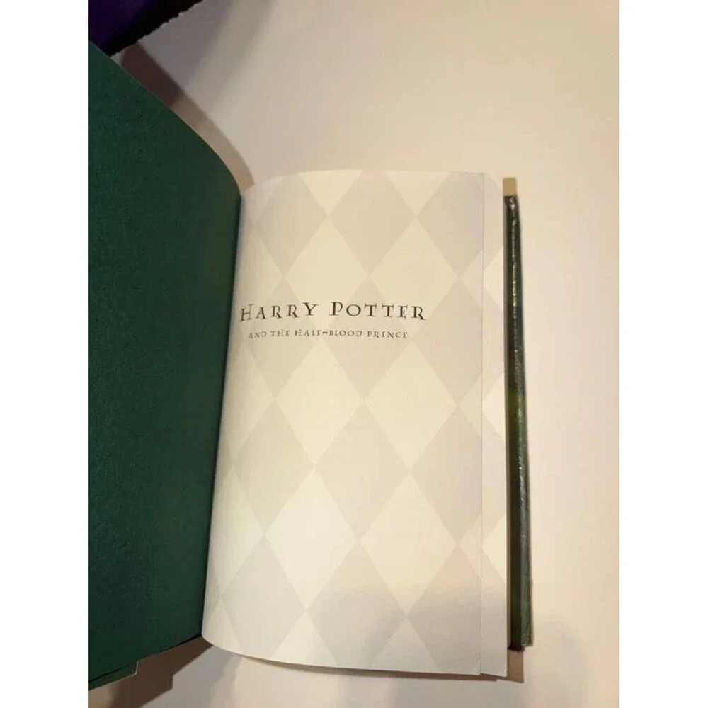 Hardcover Harry Potter and the half blood prints